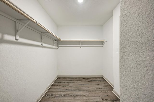 1002 Austin Bayou DR, Hutto, TX 78634