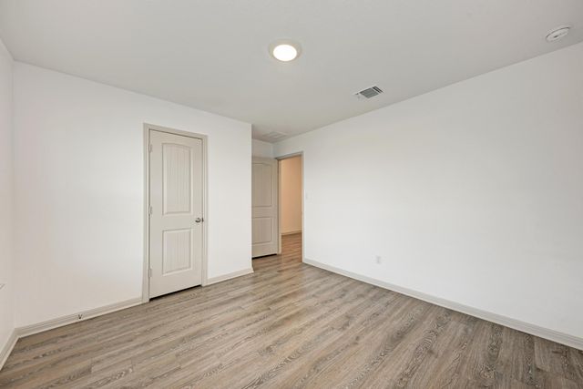 1002 Austin Bayou DR, Hutto, TX 78634