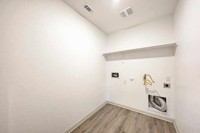 1002 Austin Bayou DR, Hutto, TX 78634