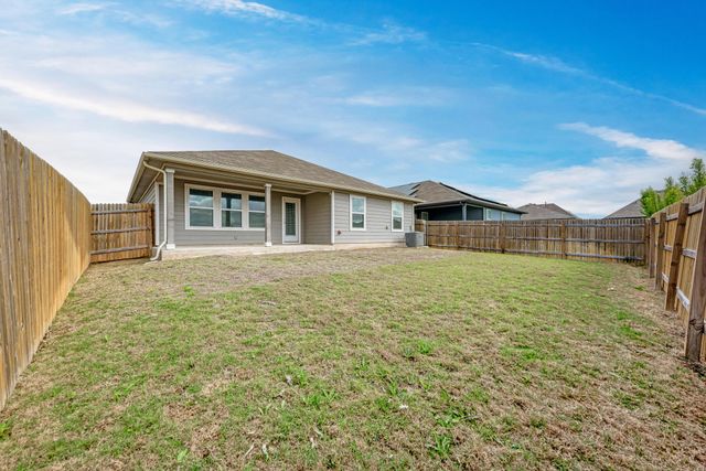 1002 Austin Bayou DR, Hutto, TX 78634