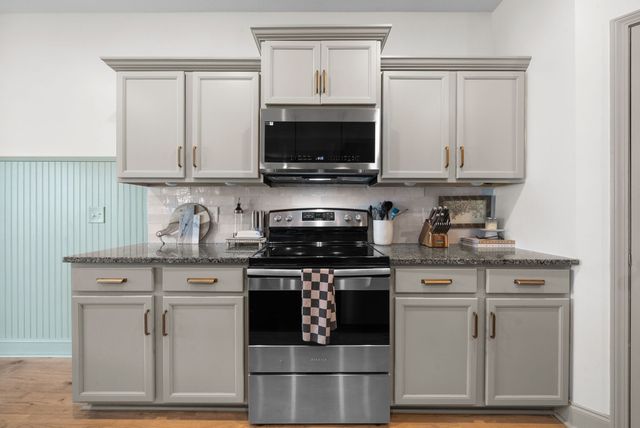 206 Eagles Talon Ct, Clarksville, TN 37040