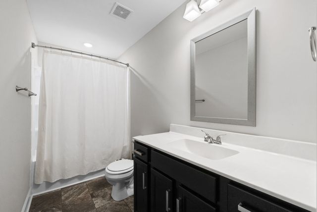 206 Eagles Talon Ct, Clarksville, TN 37040