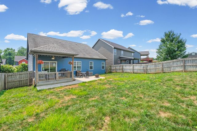206 Eagles Talon Ct, Clarksville, TN 37040