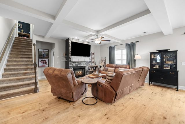 206 Eagles Talon Ct, Clarksville, TN 37040