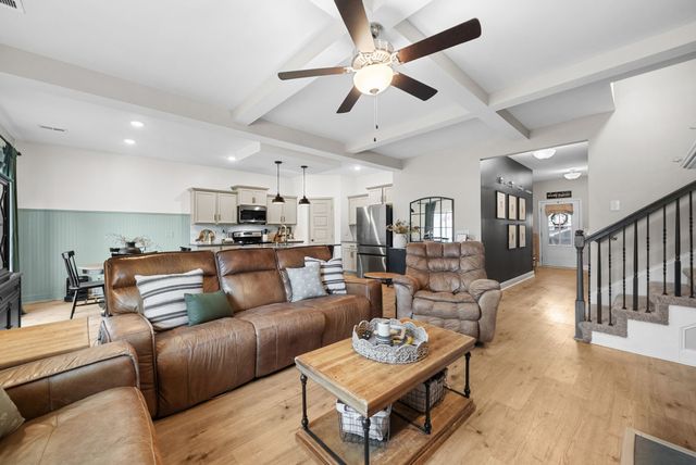 206 Eagles Talon Ct, Clarksville, TN 37040