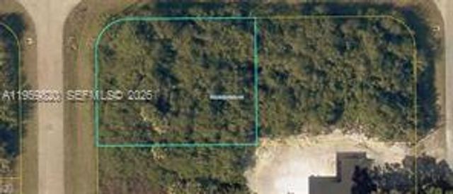 3001 Mignon Cir, La Belle, FL 33935