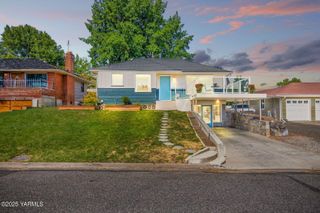 N 214 26th Ave, Yakima, WA 98902