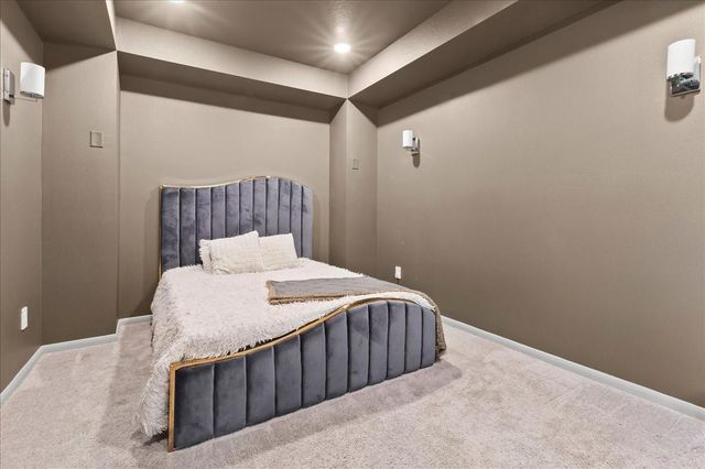 712 Fall Rock Branch Drive, Conroe, TX 77304