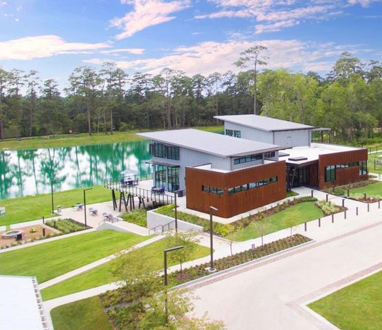 712 Fall Rock Branch Drive, Conroe, TX 77304