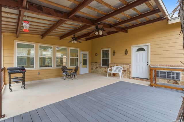 200 Creekwood Ct, Spring Branch, TX 78070