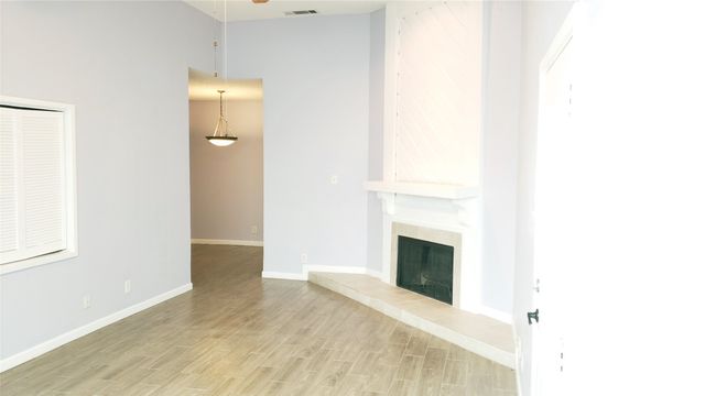 2105 Count Fleet Drive 212, Arlington, TX 76011