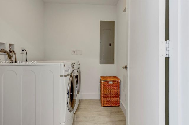 89 N Shore Dr, Miami Beach, FL 33141