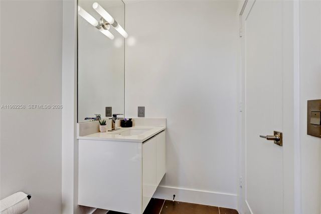 89 N Shore Dr, Miami Beach, FL 33141