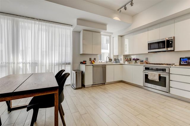 89 N Shore Dr, Miami Beach, FL 33141