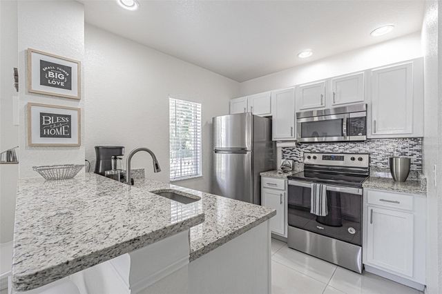 4001 SANTA MARIA DRIVE 107, Kissimmee, FL 34741