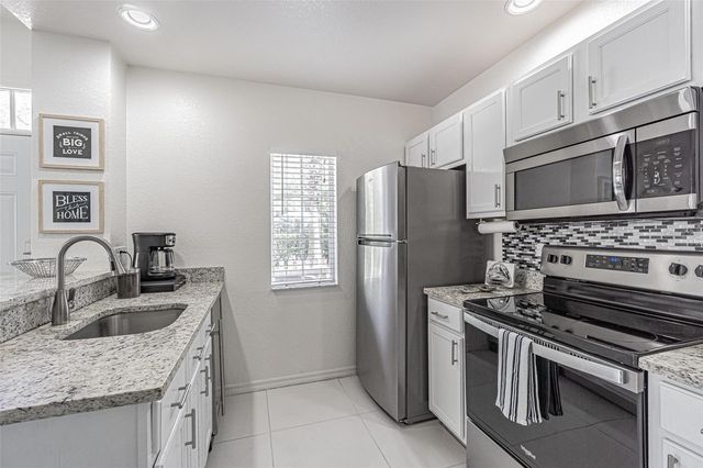 4001 SANTA MARIA DRIVE 107, Kissimmee, FL 34741