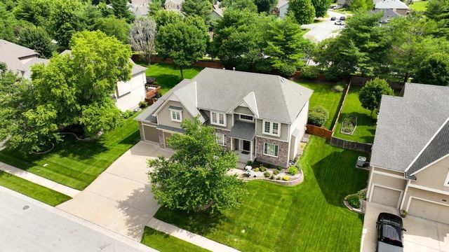 2312 NE Sweet Water Drive, Lee's Summit, MO 64086