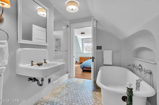 26 Lake Avenue, Ocean Grove, NJ 07756