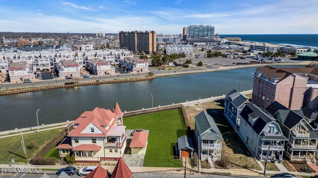 26 Lake Avenue, Ocean Grove, NJ 07756