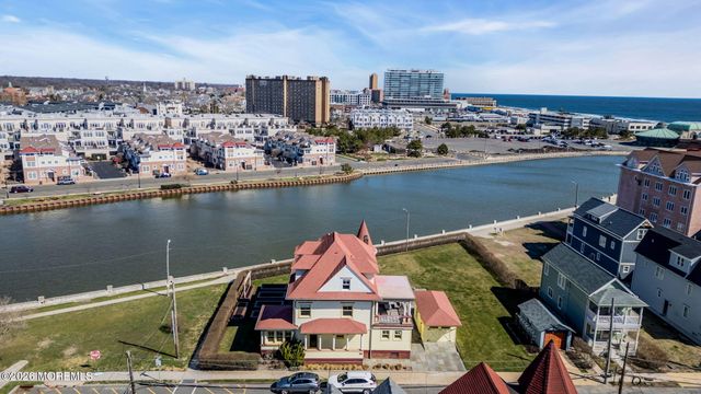 26 Lake Avenue, Ocean Grove, NJ 07756