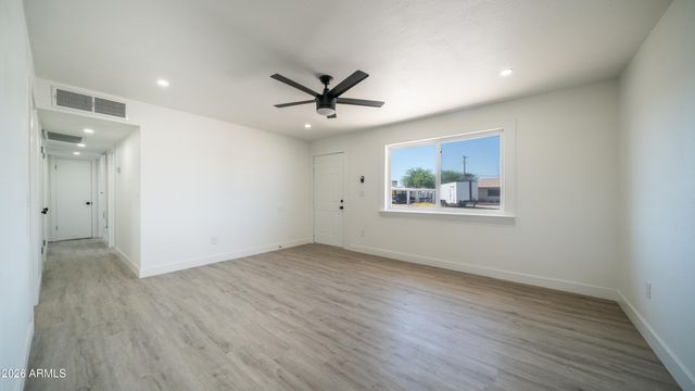 1326 W 6TH Avenue, Mesa, AZ 85202