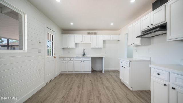 1326 W 6TH Avenue, Mesa, AZ 85202