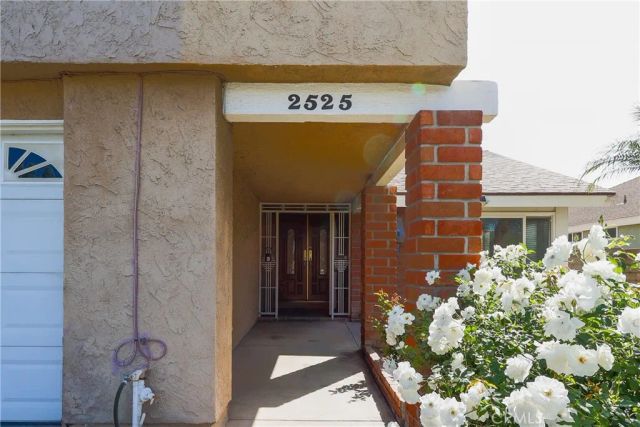 2525 S Manitoba, Santa Ana, CA 92704