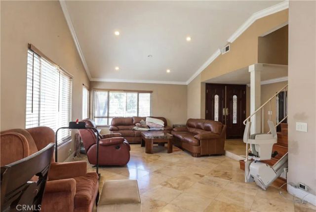 2525 S Manitoba, Santa Ana, CA 92704