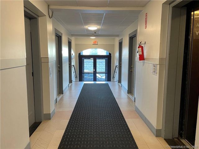213 Golden Hill Street 4D, Bridgeport, CT 06604