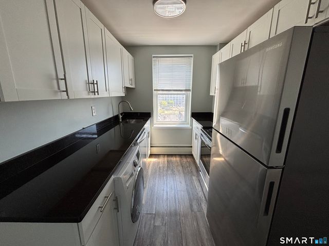 213 Golden Hill Street 4D, Bridgeport, CT 06604