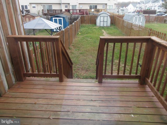 4 WINTON LN, Newark, DE 19702