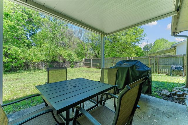 2008 W Holly Street, Fayetteville, AR 72703