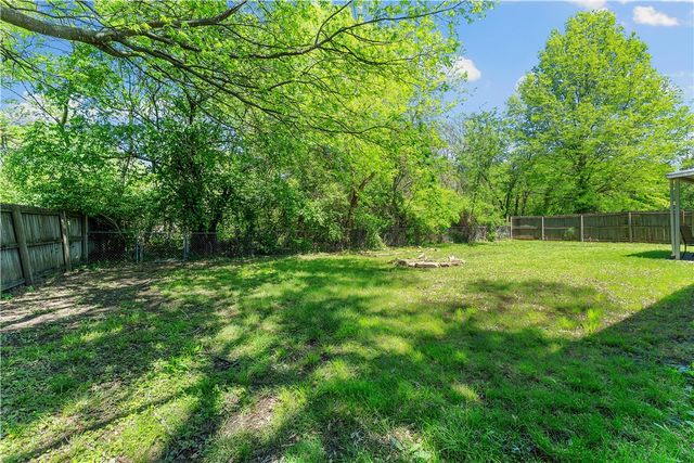 2008 W Holly Street, Fayetteville, AR 72703