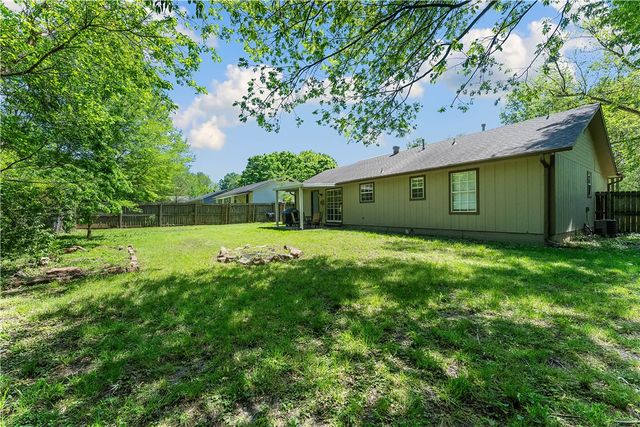 2008 W Holly Street, Fayetteville, AR 72703