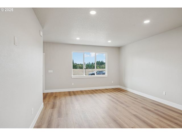 312 Eminence Ave, Winlock, WA 98596