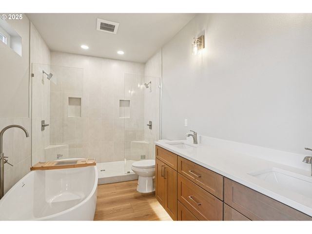 312 Eminence Ave, Winlock, WA 98596