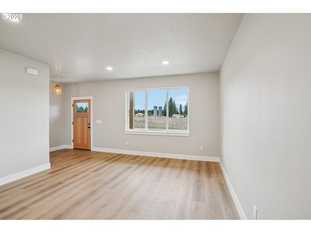 312 Eminence Ave, Winlock, WA 98596