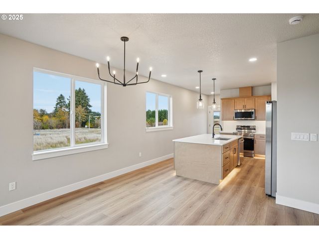 312 Eminence Ave, Winlock, WA 98596