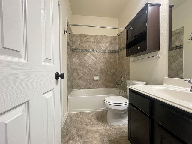 5366 Blue Mountain Lane, Sugar Land, TX 77479