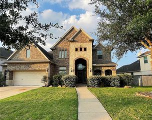 5366 Blue Mountain Lane, Sugar Land, TX 77479