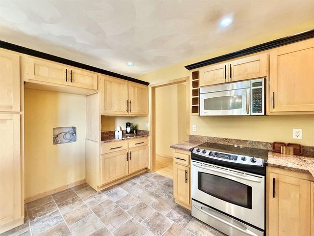 3738 Oak Lane Drive, Beloit, WI 53511