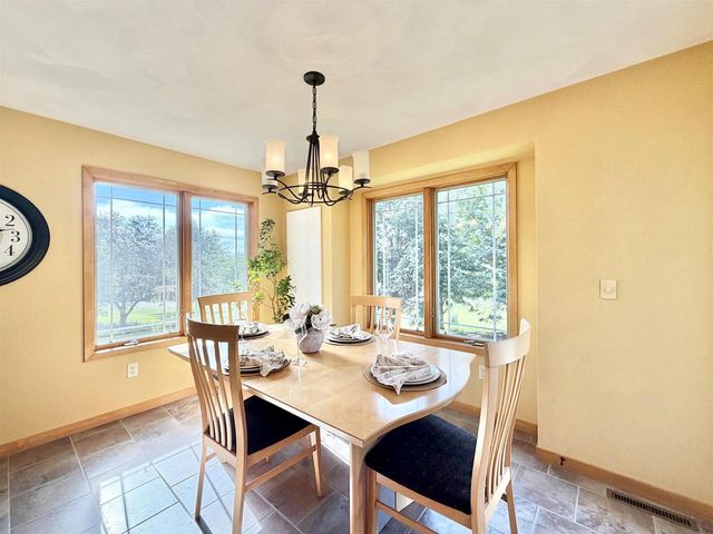 3738 Oak Lane Drive, Beloit, WI 53511