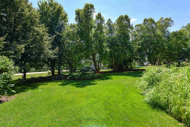 3738 Oak Lane Drive, Beloit, WI 53511