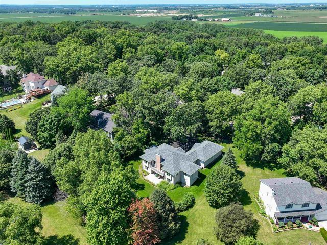 3738 Oak Lane Drive, Beloit, WI 53511