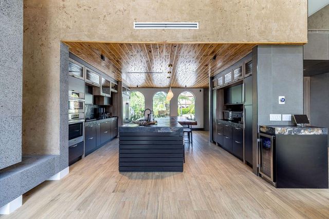 290 NW 6th Street, Boca Raton, FL 33432