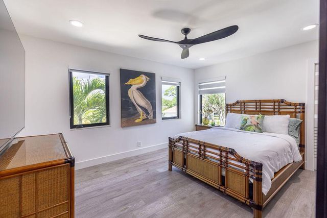290 NW 6th Street, Boca Raton, FL 33432