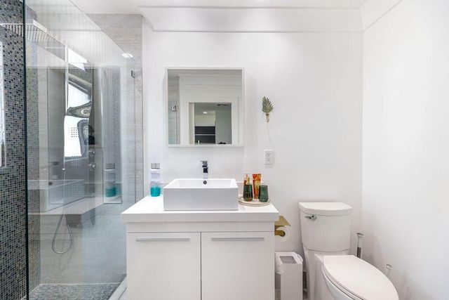 290 NW 6th Street, Boca Raton, FL 33432