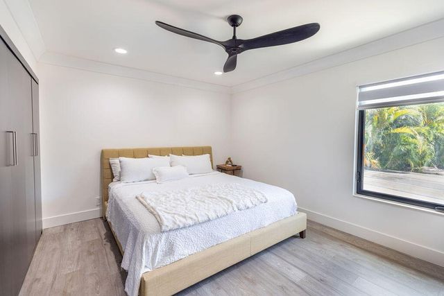 290 NW 6th Street, Boca Raton, FL 33432