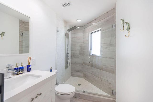 290 NW 6th Street, Boca Raton, FL 33432