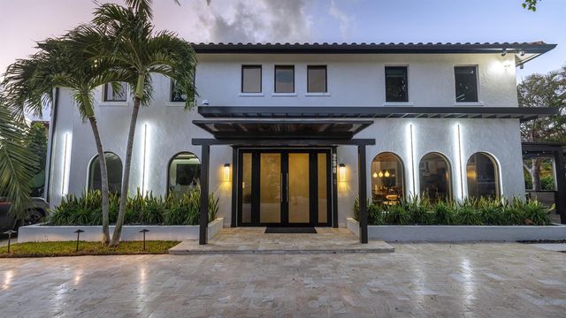 290 NW 6th Street, Boca Raton, FL 33432